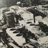 La centrale vide la luce su un'area di quasi sette ettari, con una potenza prevista di 205.500 kilowatt, entrando in funzione il 9 luglio del 1958(immagine del volume "Impianto termoelettrico di Bari" di Marina Spiezia) 